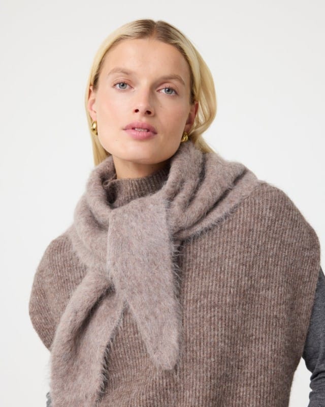 Knit-ted 252P059 Nikita Scarf