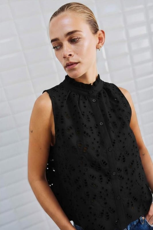 With Black Marit Top